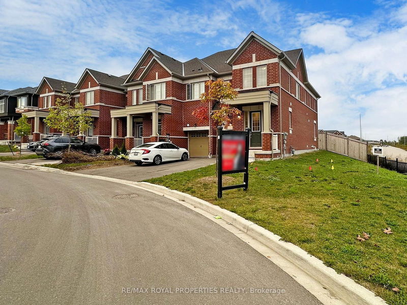 2433 Florentine Pl  Pickering, L1X 0H2 | Image 2