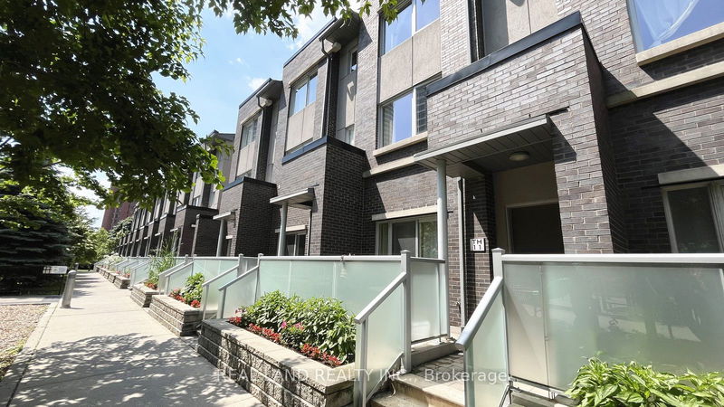 home for lease on 11-310 Village Green Square E