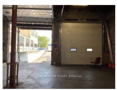 15 Curity Ave, Toronto, M4B 1X4 | Image 2