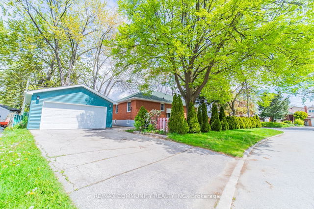 21 Willowhurst Crescent