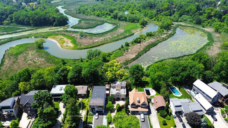 322 Dyson Rd, Pickering, L1W 2M9 | Image 2