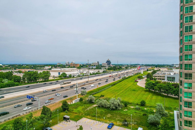 home for lease on 707-11 Lee Centre Drive