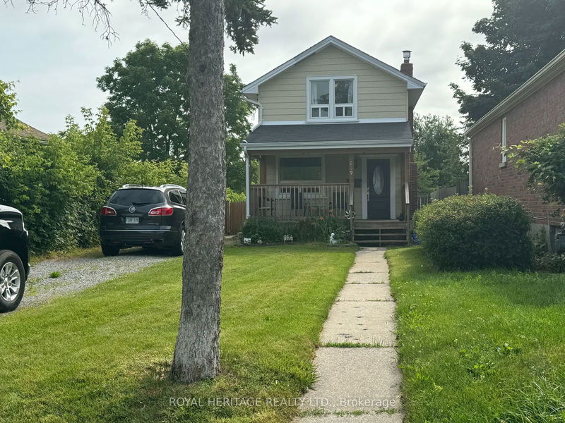 home for sale on 327 Oshawa Boulevard N