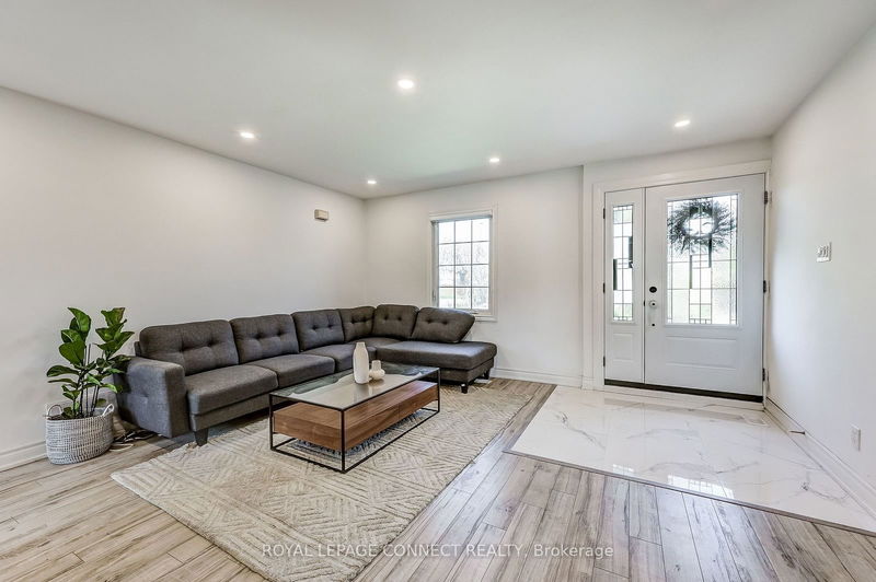 3759 Ellesmere Rd  Toronto, M1C 1H8 | Image 2