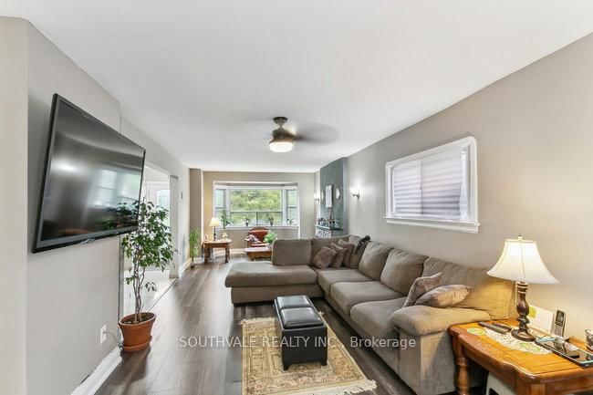 Listing Image 7