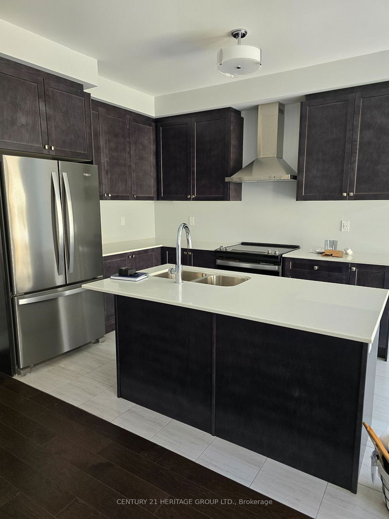 home for lease on 984 Crowsnest Hllw