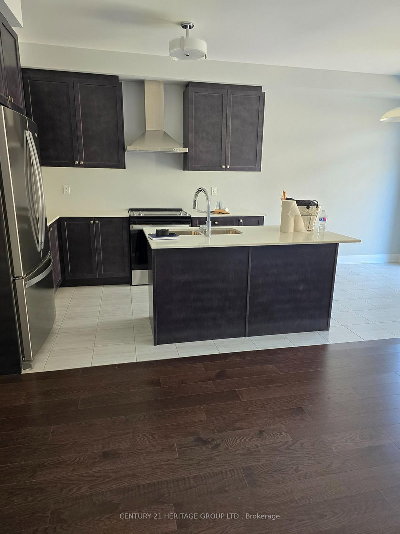 984 Crowsnest Hllw, Pickering, L1X 0P4 | Image 2