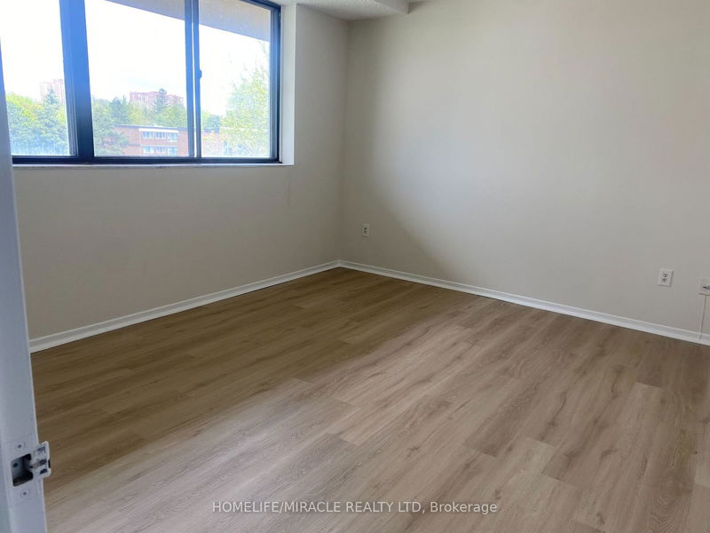 home for lease on 303-665 Kennedy Road