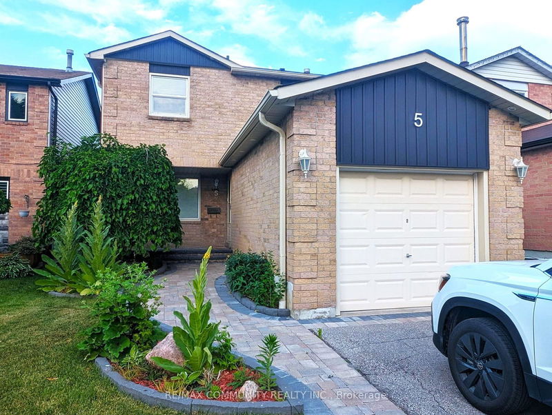 home for lease on 5 Allard Avenue
