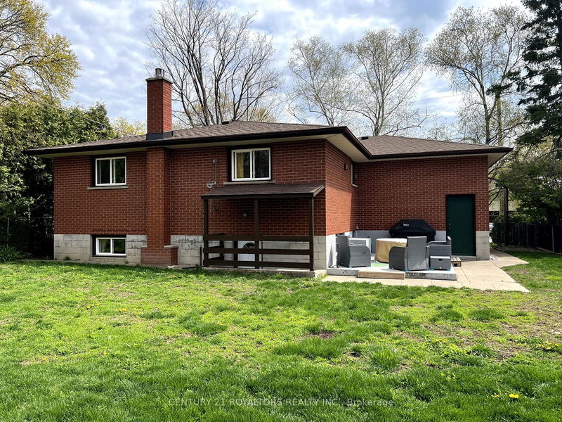 home for lease on Upper-404 Trent Street W