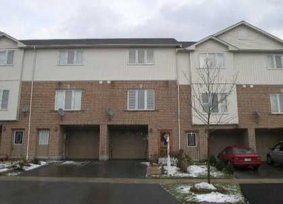 Townhouse sold at 1557 Hummingbird Court, Pickering, Ontario, L1V7H8 - Highbush - MLS: E855107