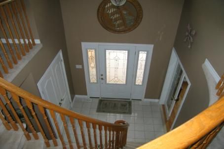 55 Mull Cres, Clarington, L1E2E2 | Image 2