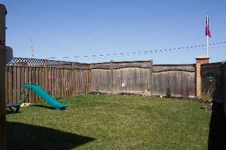 56 Ivory Crt, Clarington, L1C5C1 | Image 2