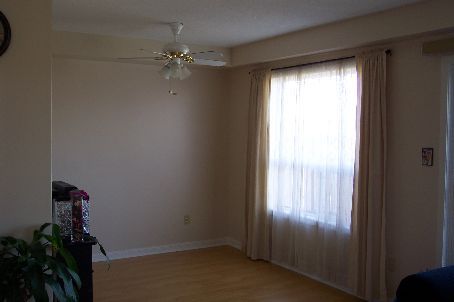 56 Ivory Crt, Clarington, L1C5C1 | Image 3