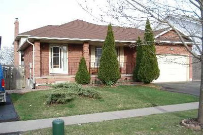 Detached House sold at 5 Pinedale Crescent, Clarington, Ontario, L1E1C3 - Courtice - MLS: E885405