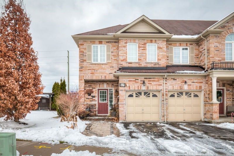 home for lease on 27 Summerside Avenue