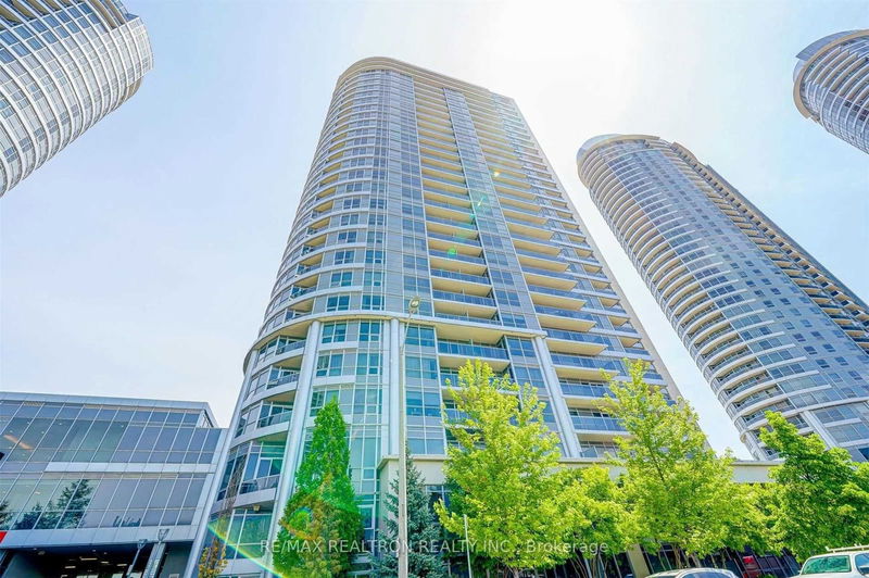 home for lease on 2410-151 Village Green Square