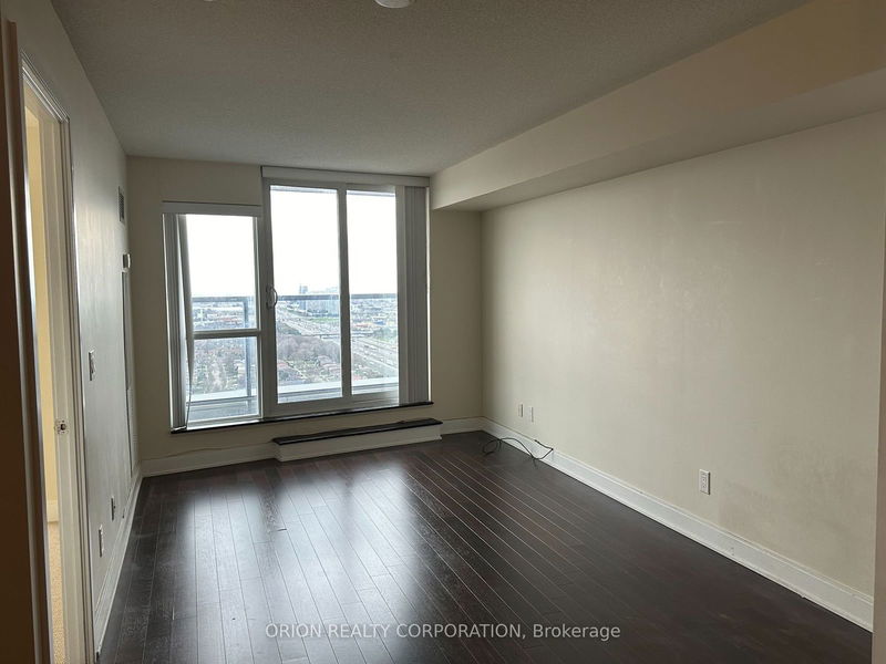home for lease on 3725-135 Village Green Square