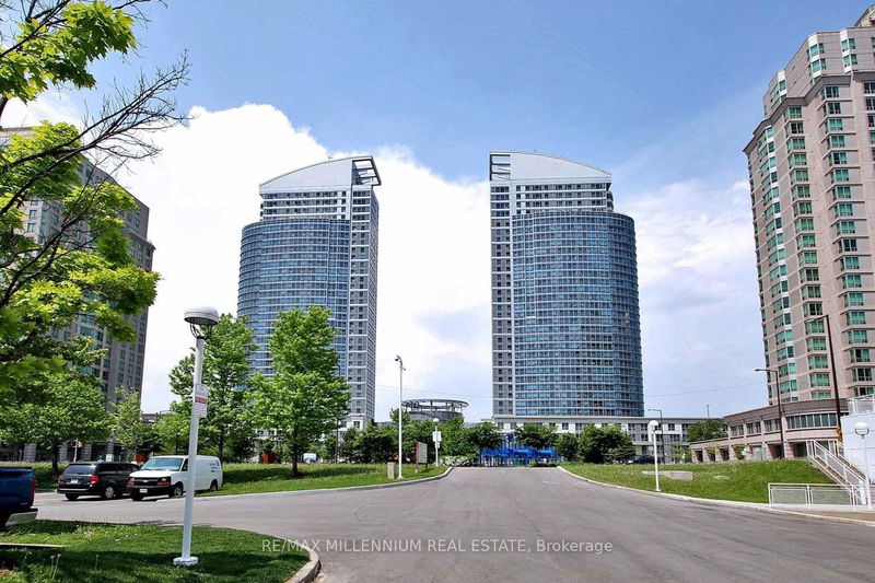 home for lease on 2915-38 Lee Centre Drive