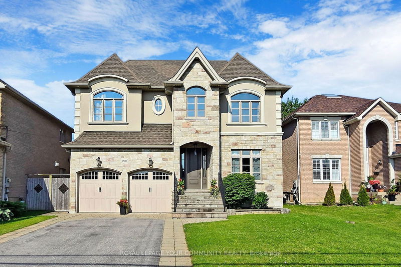 home for sale on 1810 Woodview Avenue