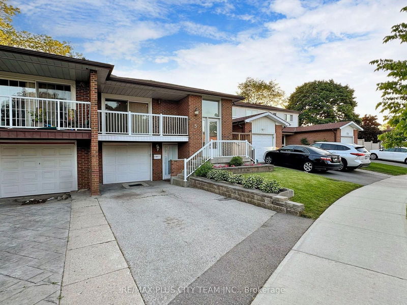 home for sale on 5 Snowhill Crescent