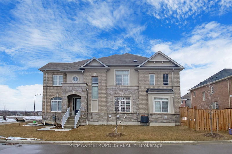 home for lease on Bsmt-35 Turnerbury Avenue