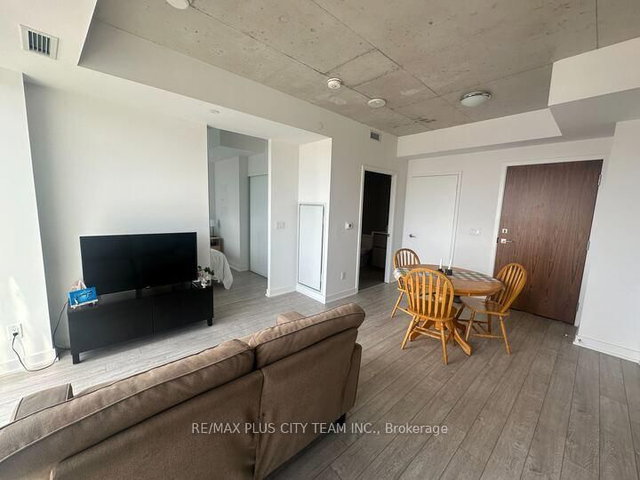 1009 - 45 Baseball Place