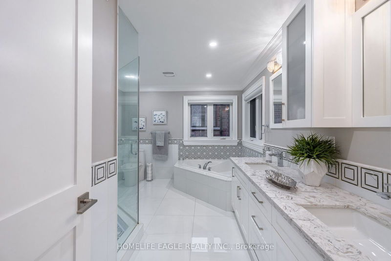 85 Oakridge Dr  Toronto, M1M 2A6 | Image 24