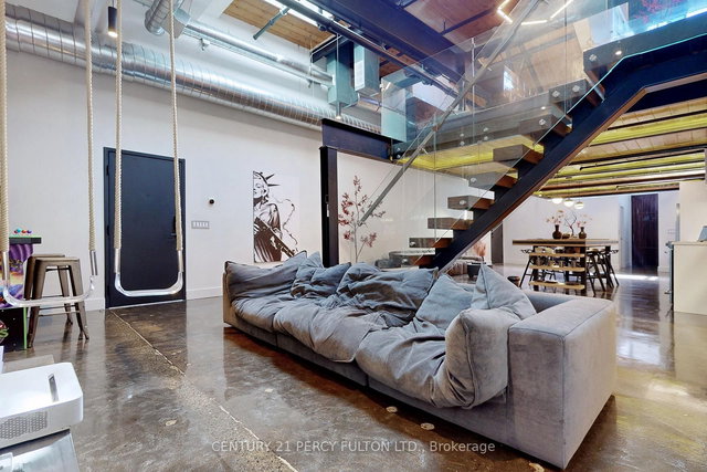 124 - 326 Carlaw Avenue