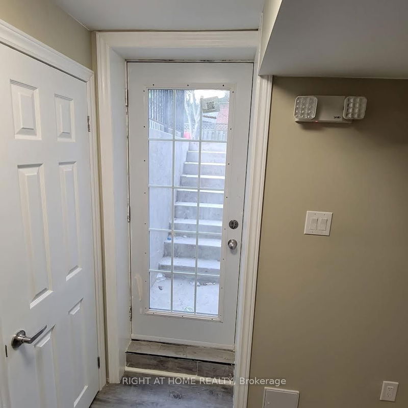 home for lease on 1519 a-1519 Eagleview Drive