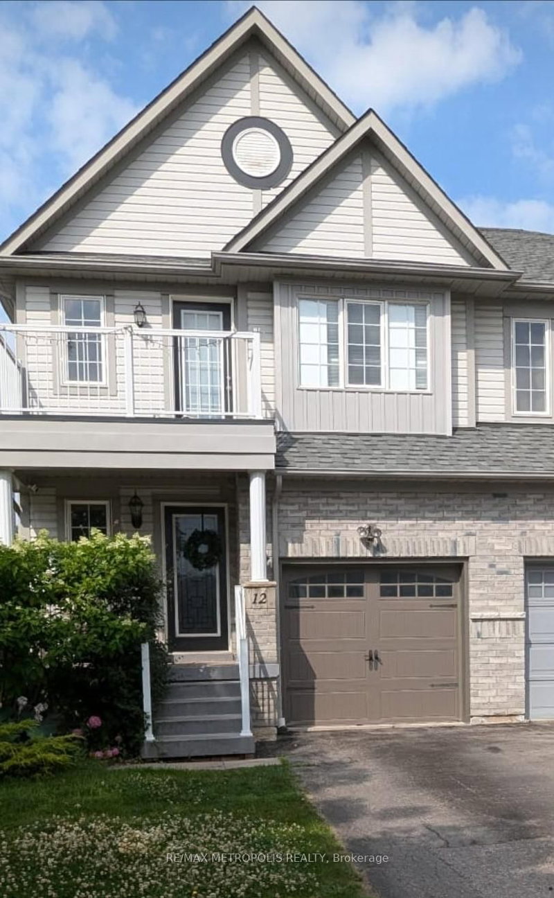 12 Carrington Pl, Whitby, L1R 3E9 | Image 2