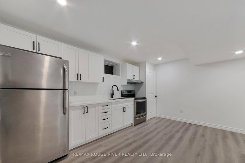 222 B Hibbert Ave, Oshawa, L1J 1V3 | Image 2