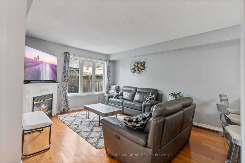 5 Decatur Pl  Whitby, L1R 3R1 | Image 11