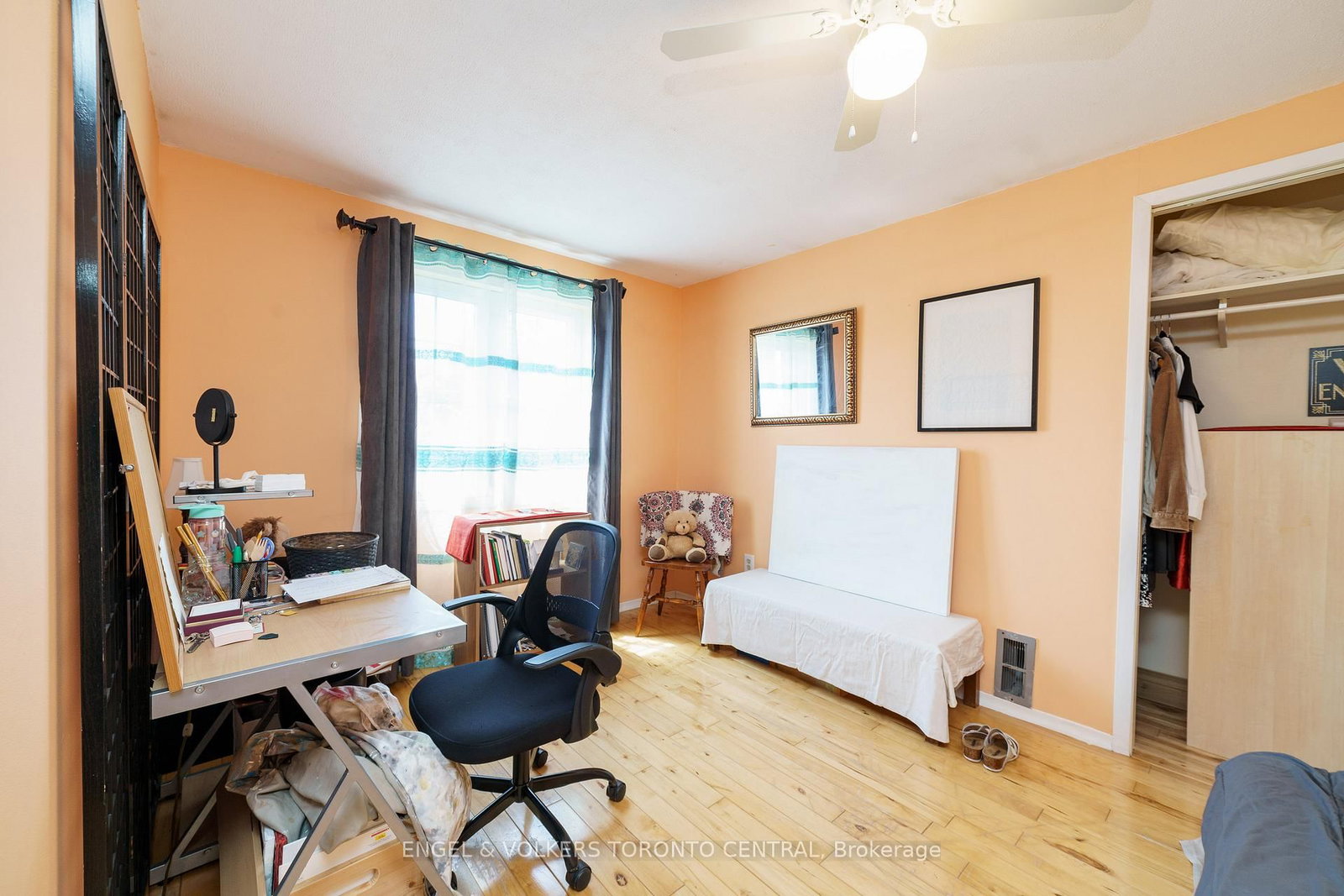 Listing Image 19