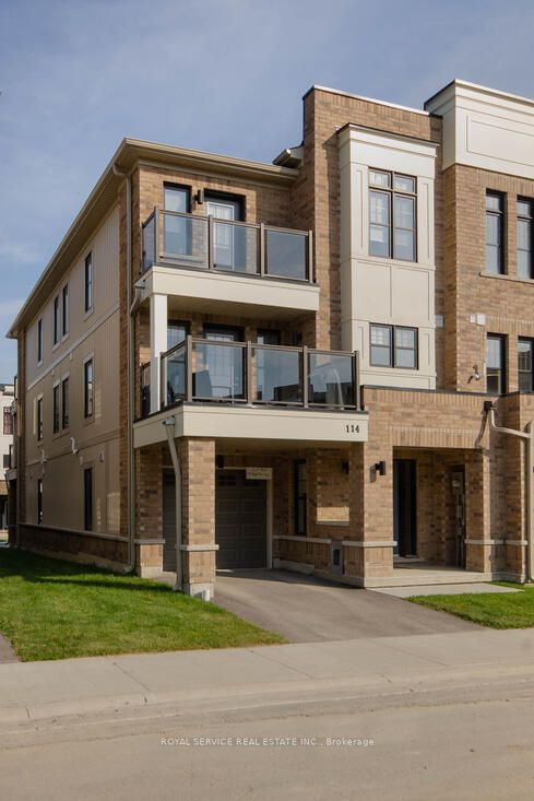 home for sale on 114 King William Way