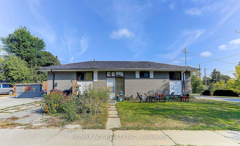 1 Mid Pines Rd  Toronto, M1G 2L5 | Image 1