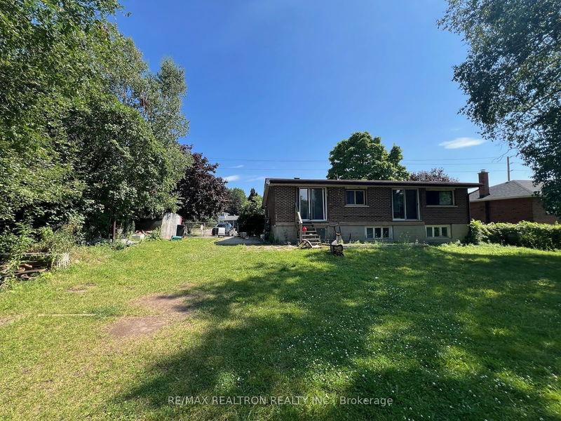 1906 Rossland Rd E Whitby, L1N 3P5 | Image 7