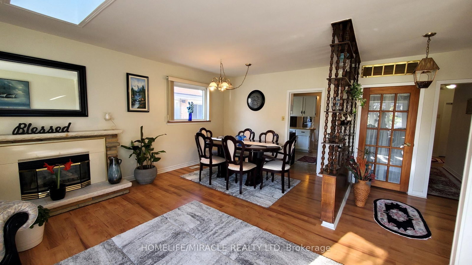 Listing Image 9