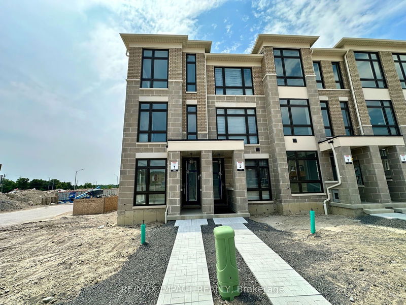 home for lease on 955 Crowsnest Hllw