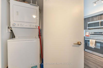 Unit #806 — 1480 Bayly St, Pickering - Bay Ridges image-0-3