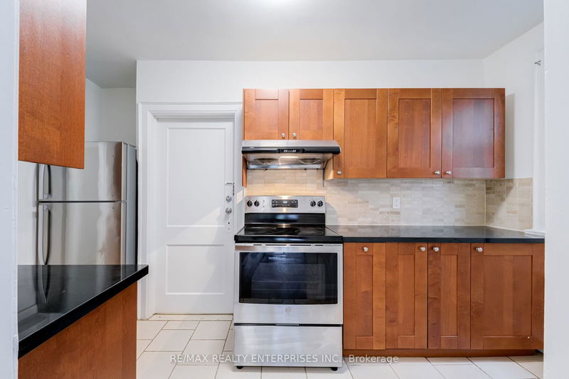 37 Wineva Ave  Toronto, M4E 2T1 | Image 7