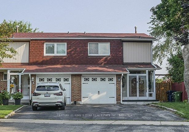 home for sale on 3 Sadlee Cove Crescent