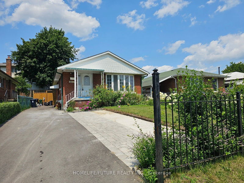 home for lease on Bsmt-3642 Lawrence Avenue E
