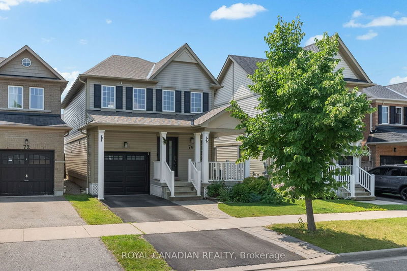 home for lease on 74 Donlevy Crescent