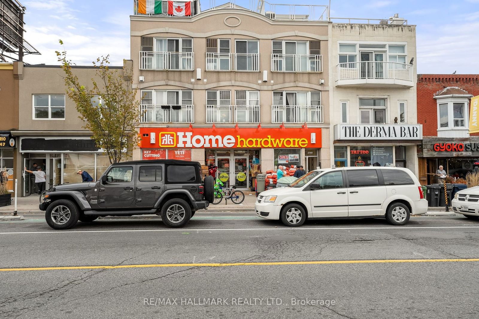 Building in 2151 Danforth Avenue