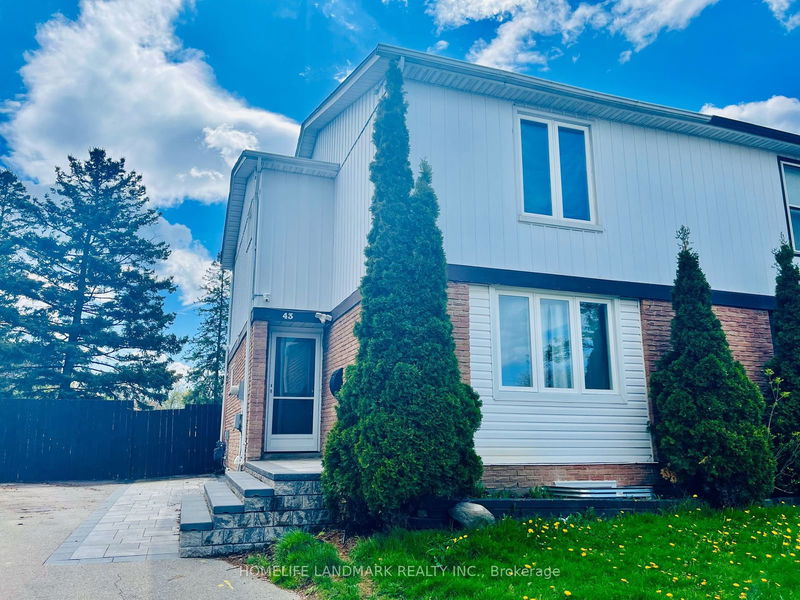 home for lease on 43 Bradstone Square E
