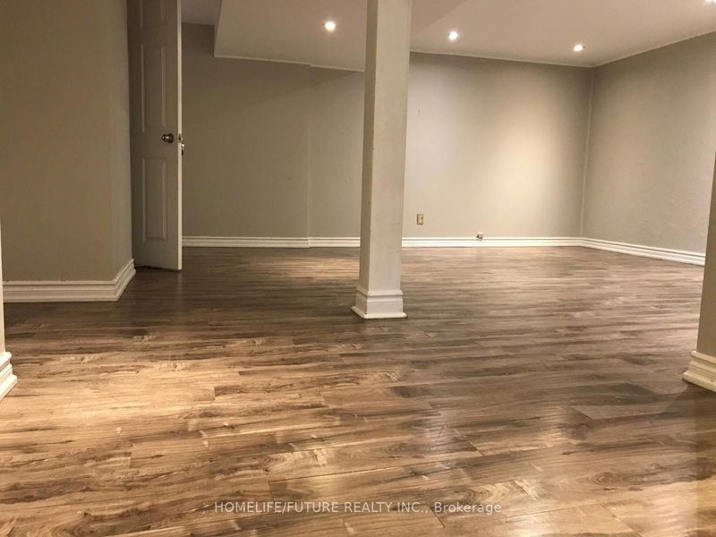 home for lease on Bsmt-37 Chopin Avenue