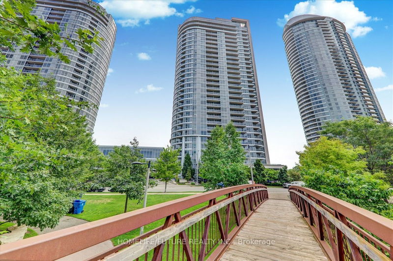 home for lease on 1001-151 Village Green Square