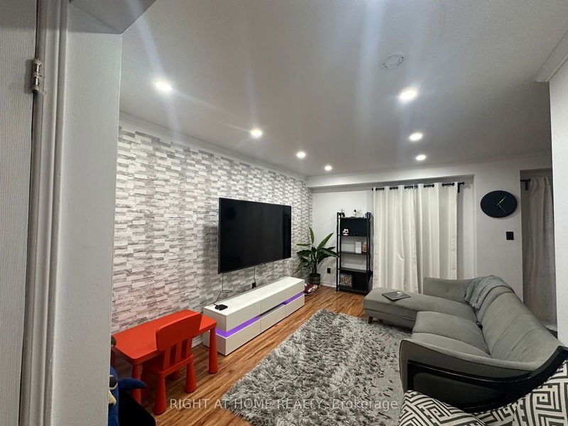 home for lease on 10 Gates Crescent