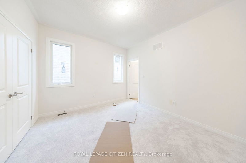 1833 Irish Moss Sq  Pickering, L1Y 0B4 | Image 21